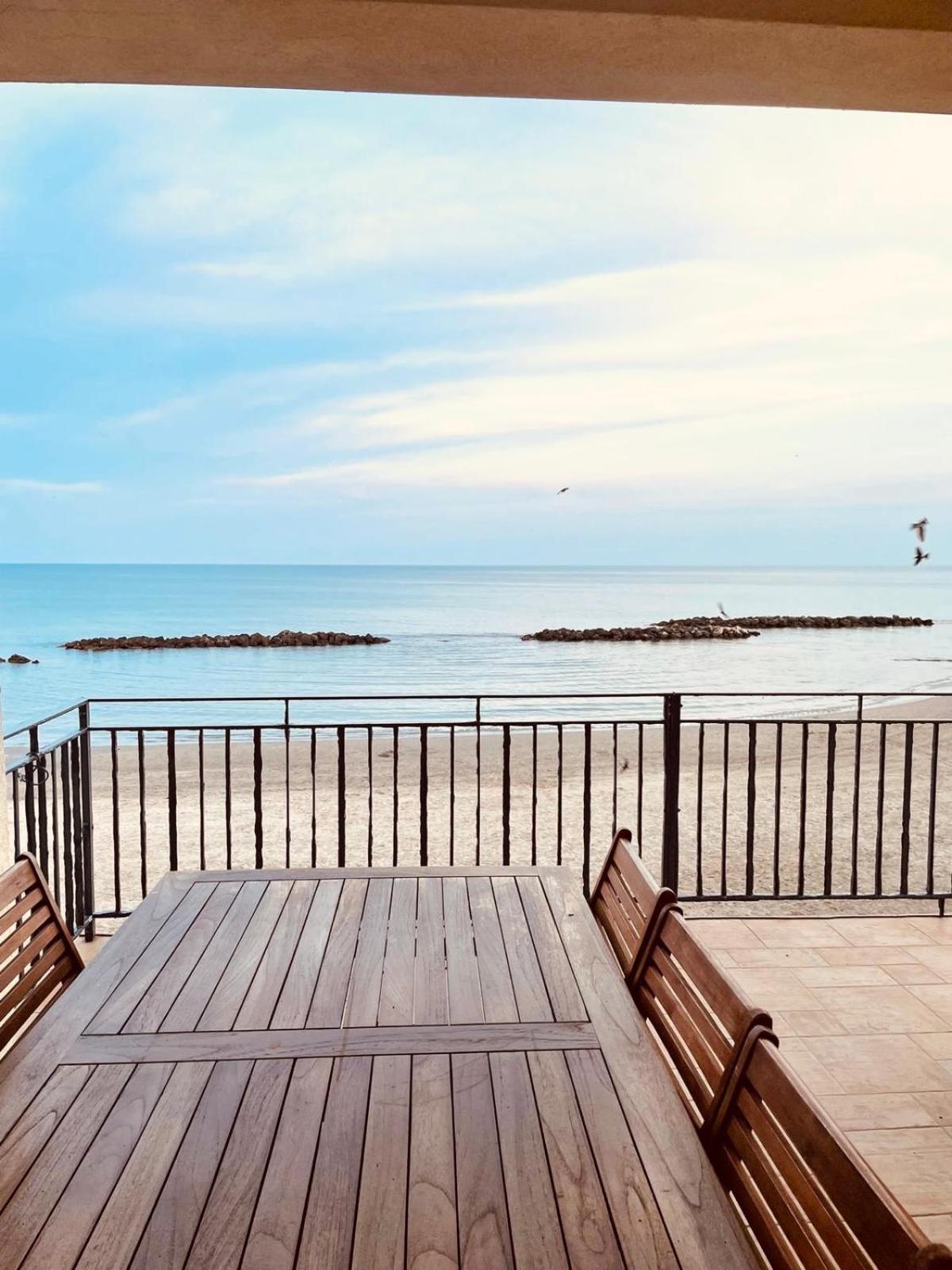 Case La Spiaggia 夏卡 外观 照片
